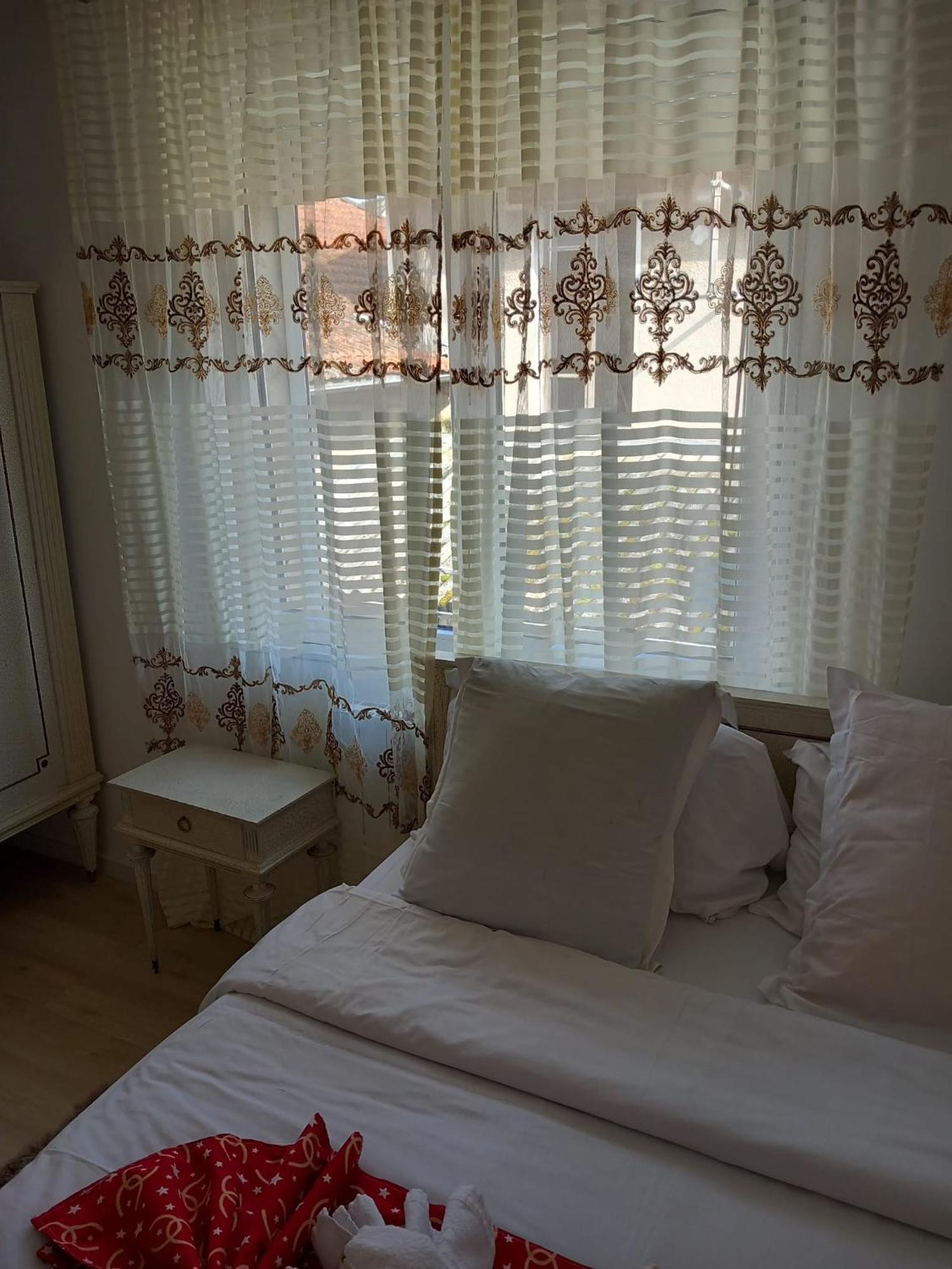 Villa Les Jardins Secrets Romilly-sur-Seine Exterior foto